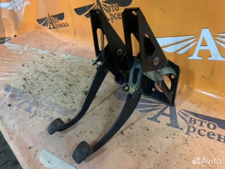 Педальный узел Chevrolet Niva 1 2008
