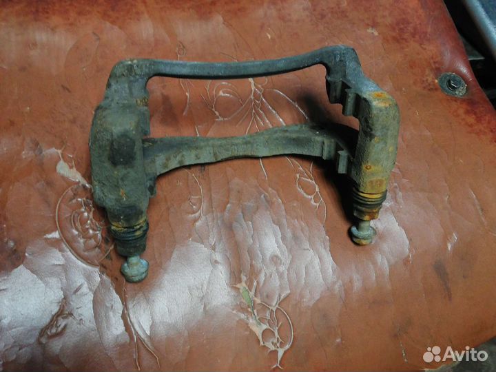 Суппорт передний Киа Рио Хендай Солярис