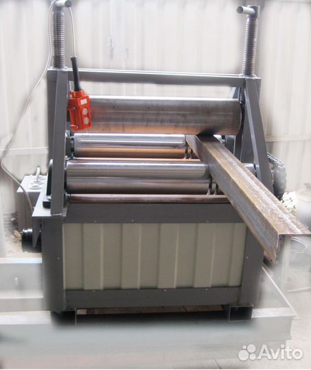 Трехвалковый трубогиб электрический