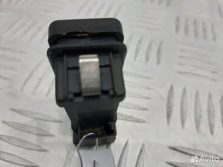 Кнопка аварийной сигнализации BMW 7 E38 рест. 1999