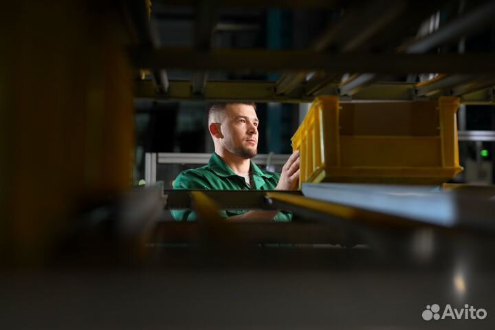 Комплектовщик-грузчик, график: 4/3. Красноярск