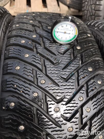 Nokian Tyres Hakkapeliitta 8 215/55 R17