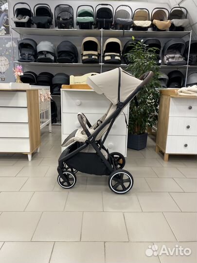 Прогулочная коляска Pituso Matrix XXL