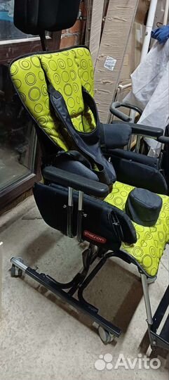 Инвалидная коляска на домашней базе