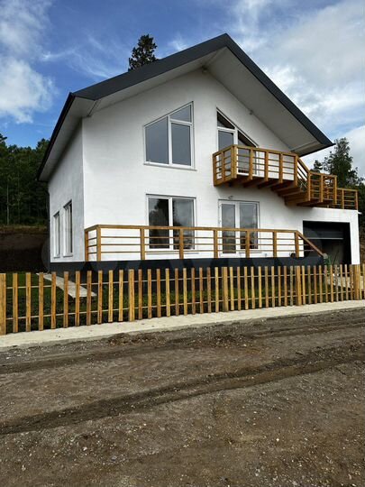 Дом 220 м² на участке 7,3 сот.