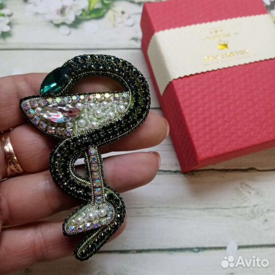 Брошь для мед. работника