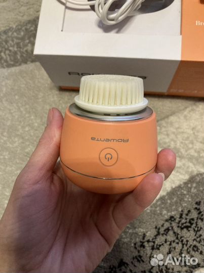 Ультрозвуковая щетка для чистки лица