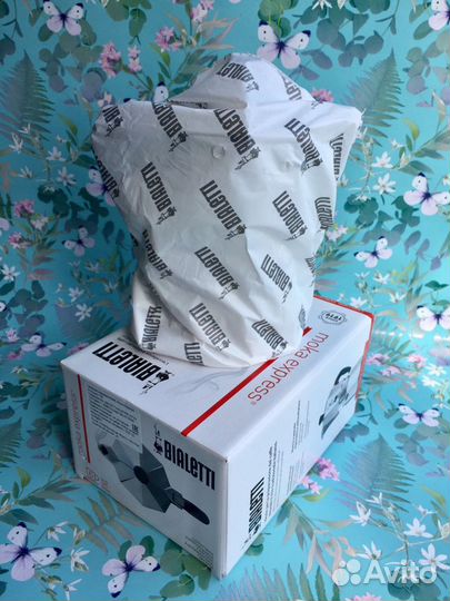 Гейзерная кофеварка Bialetti Moka Express 6 cup