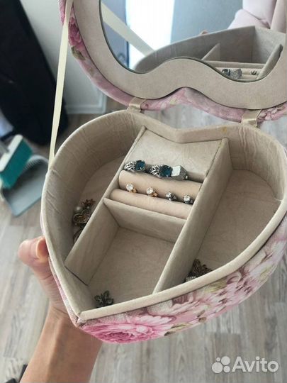 Шкатулка для украшений с зеркалом