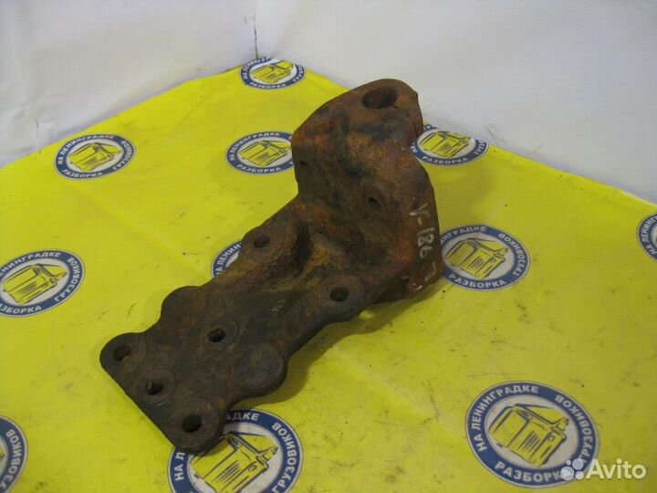 Кронштейн передней рессоры задний 1590744 volvo, F