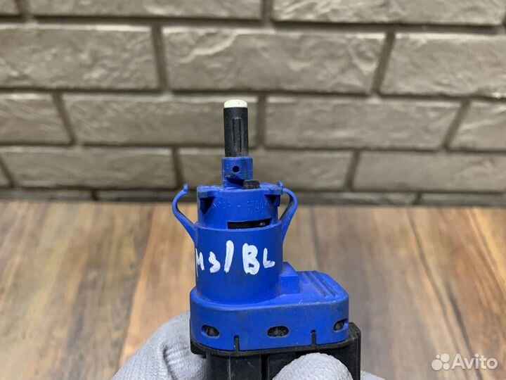 Mazda 3 BL 2009-2013 Датчик включения стоп сигнала