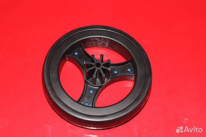 Колесо на детскую коляску, диаметр 17 см, ось 8 мм