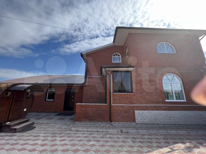 Дом 230,4 м² на участке 14,9 сот.