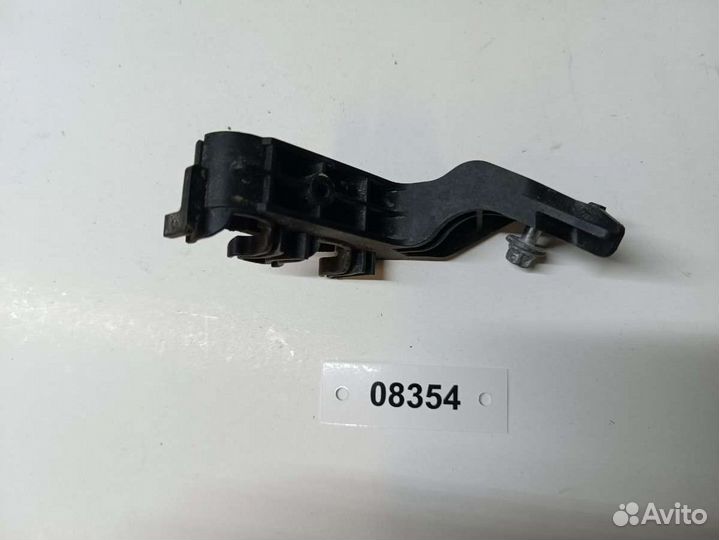 Кронштейн (крепление) BMW 4 G22/G23 17228699987,86