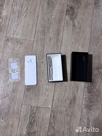 Коробка от iPhone 11 pro 512 gb