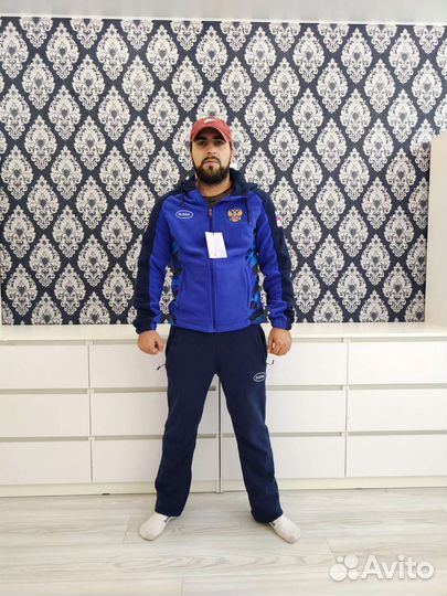 Спортивный костюм новый