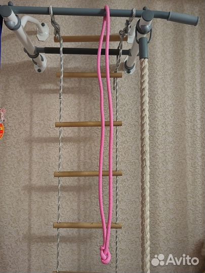 Гимнастическая скакалка