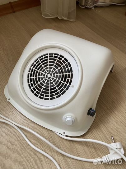 Маникюрный пылесос