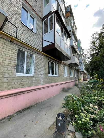 3-к. квартира, 60 м², 2/5 эт.