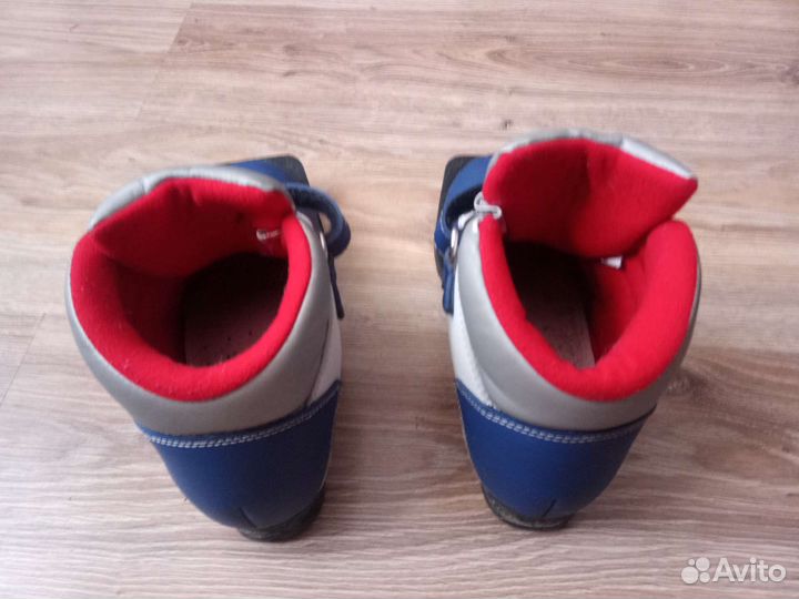 Лыжные ботинки, размер 36