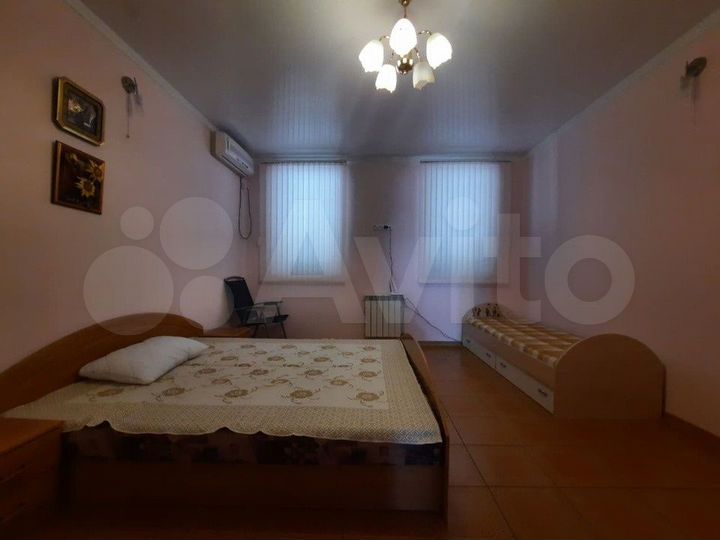 Коттедж 180 м² на участке 1 сот.