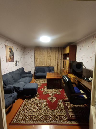 2-к. квартира, 48 м², 1/9 эт.