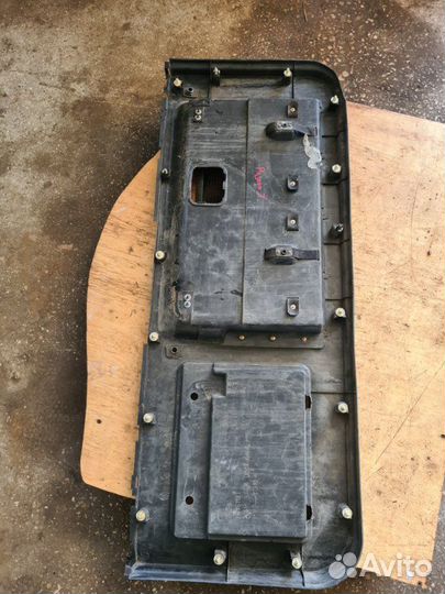 Обшивка багажника Mitsubishi Pajero 3 3.5 2001