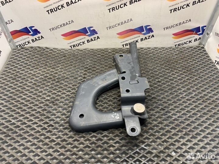 Петля подножки обслуживания правая Volvo FH