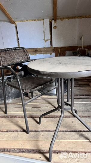 Стол и сталья