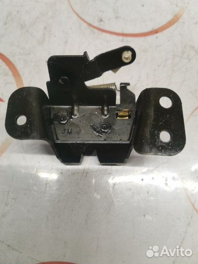 Замок стекла багажника Hyundai Tucson JM 2.0 G4GC