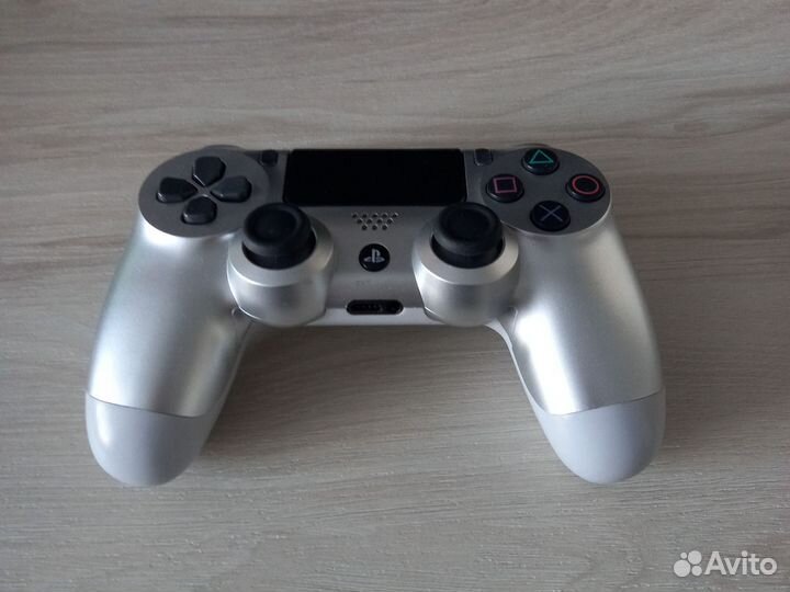 Sony PS4 pro + 5 игр бесплатно