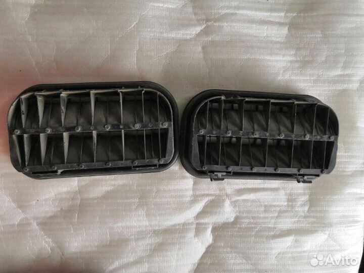 Решетка вентиляционная Ford Focus 2 kkda 2008