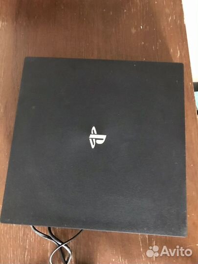 Игровая приставка ps4