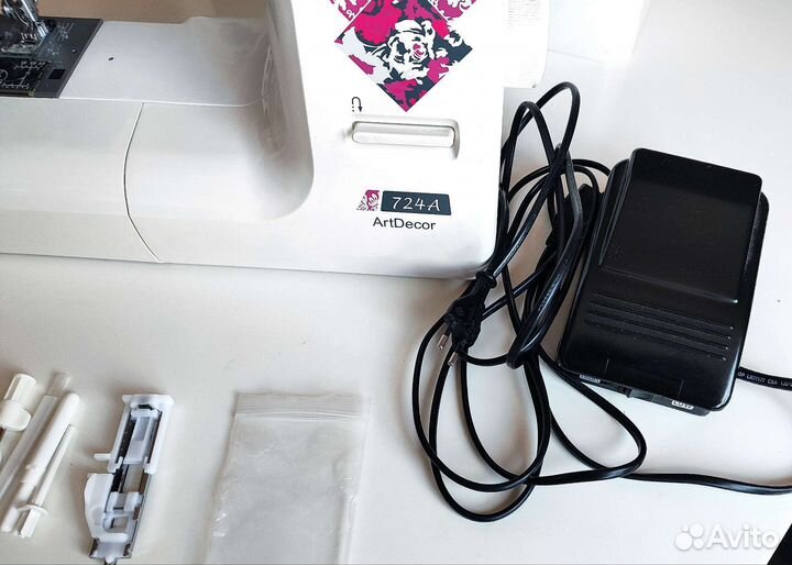 Швейная машина Janome 724A