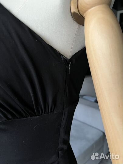 Платье с открытой спиной халтер цум