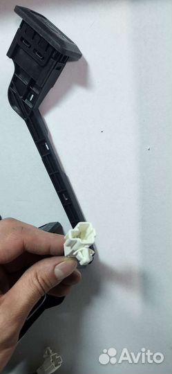 Кнопка открывания багажника Toyota RAV4