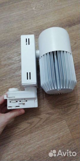 Трековый светильник новый selecta