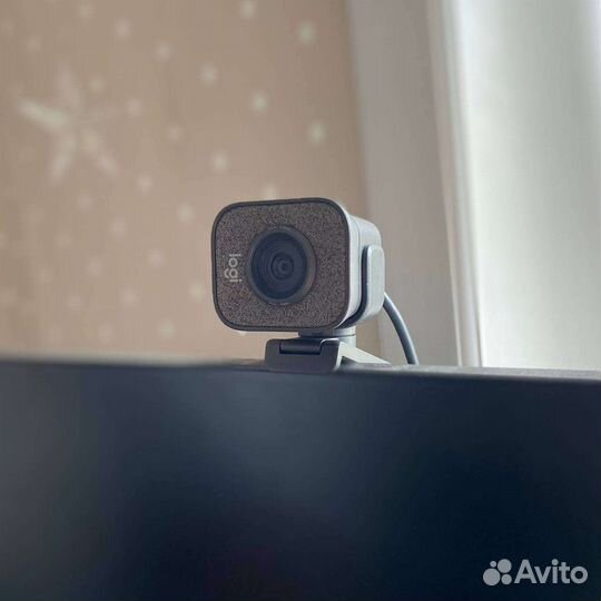 Веб-камера Logitech StreamCam