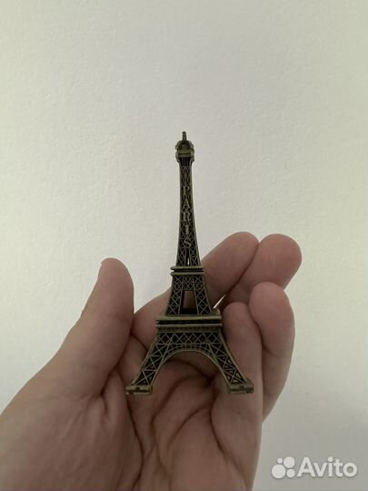 Сувенир из Парижа