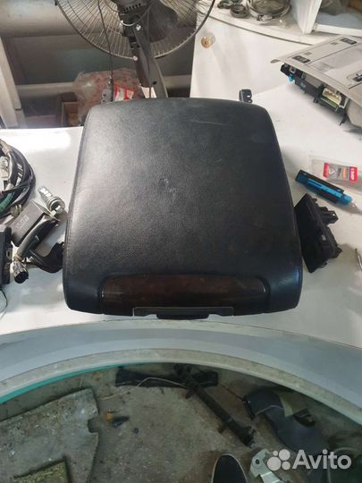 Подлокотник