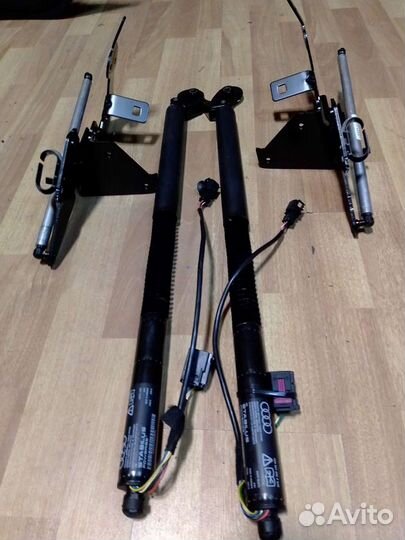 Мотор амортизатор привод багажника Audi A7 Ауди А7