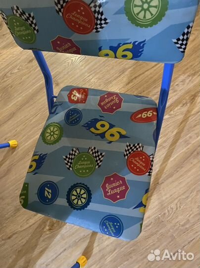 Письменный стол и стуль