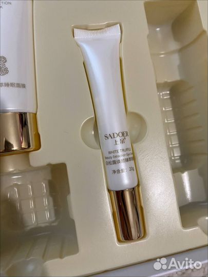 Набор косметики не целый