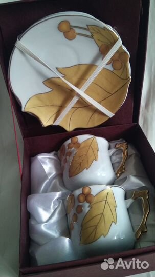 Подарочные фарфоровые чашки с блюдцами