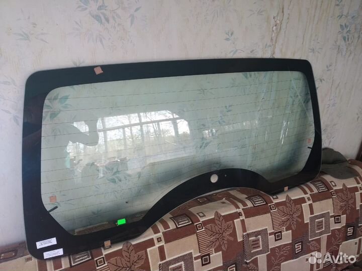 Стекло заднее митсубиси поджеро 4