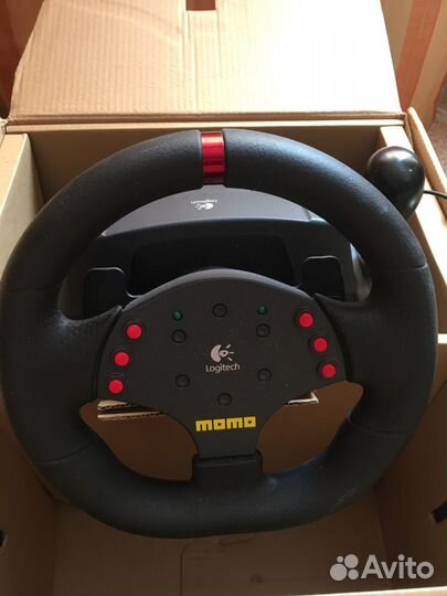 Игровой руль Logitech Momo Racing