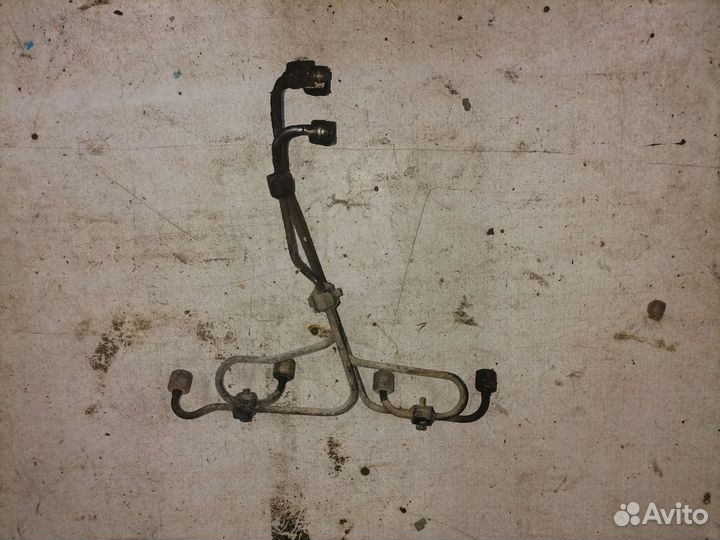 Трубки топливные CD20 Nissan Serena 23