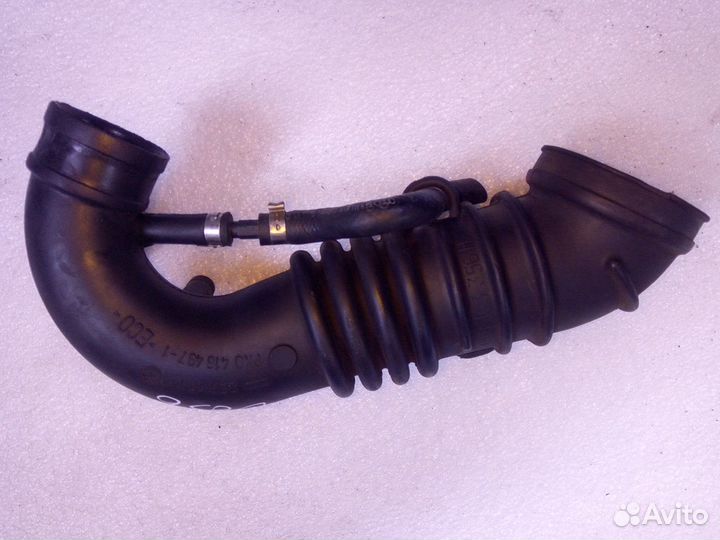 Патрубок воздушного фильтра A4 Passat B5 1.8T