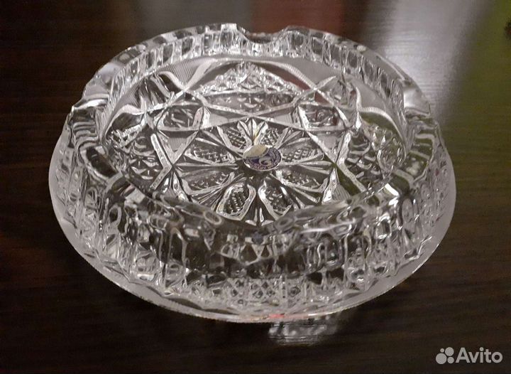 Хрустальная фирменная пепельница