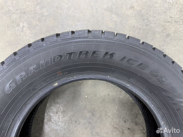 Dunlop Grandtrek Ice 02 235/65 R17